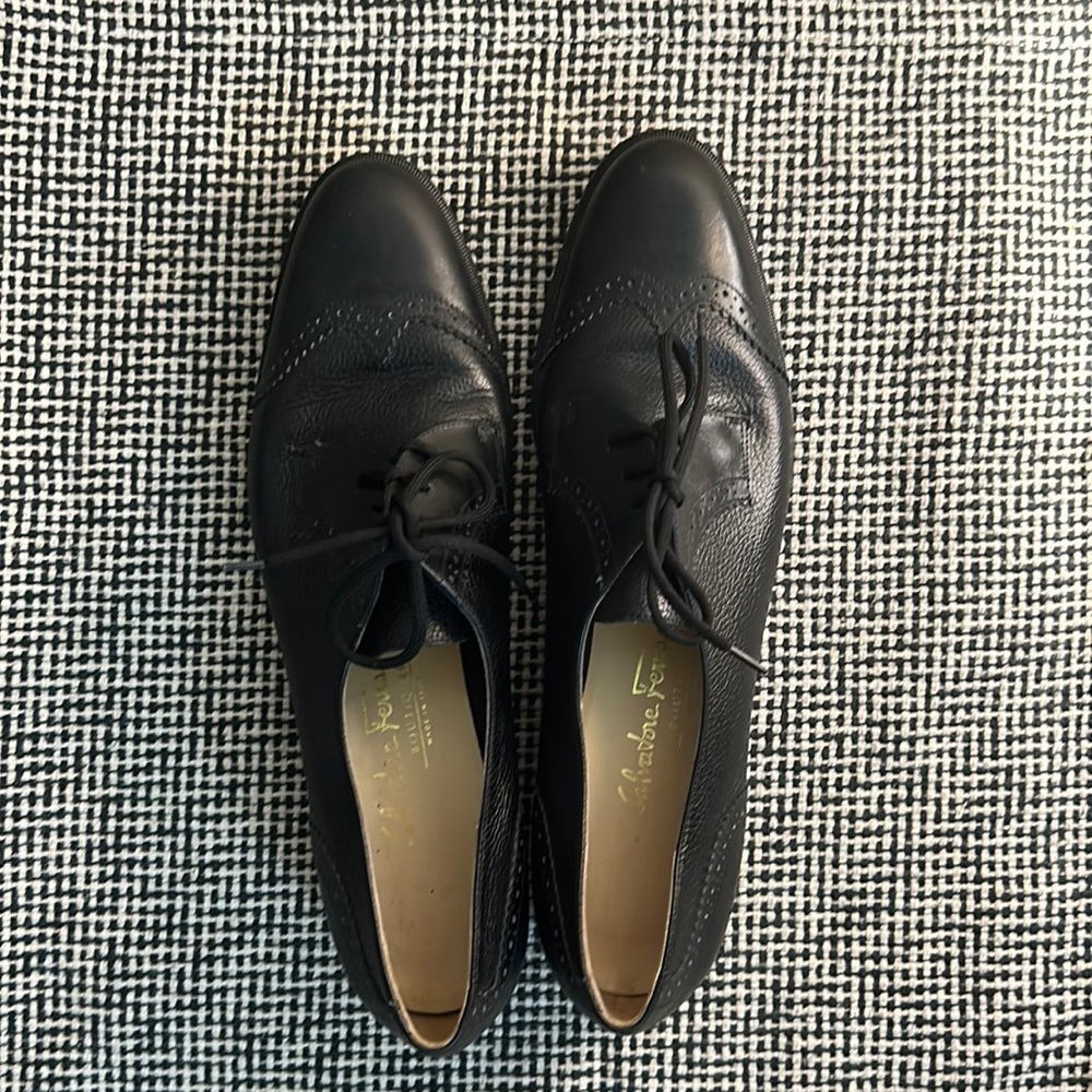 Salvatore Ferragamo women leather oxfords -made in Italy size 8